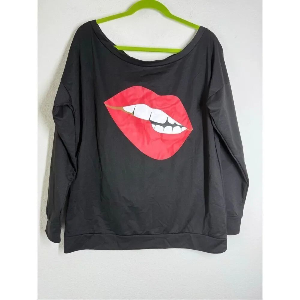 Women’s Black Long Sleeve Sweatshirt Red Lips Vampire Teeth Graphic Size M